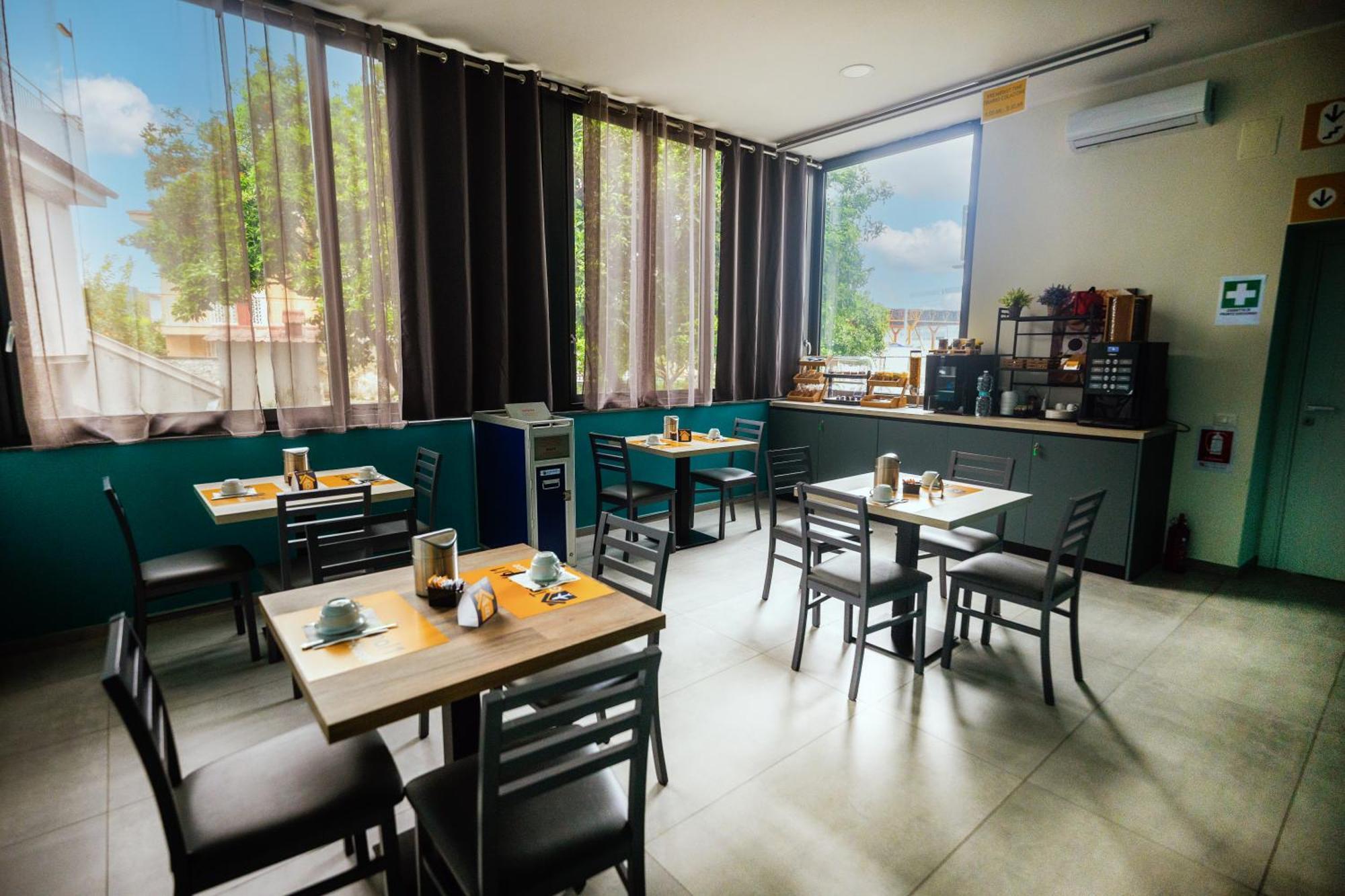 Terminal 1 Guest House نابولي المظهر الخارجي الصورة