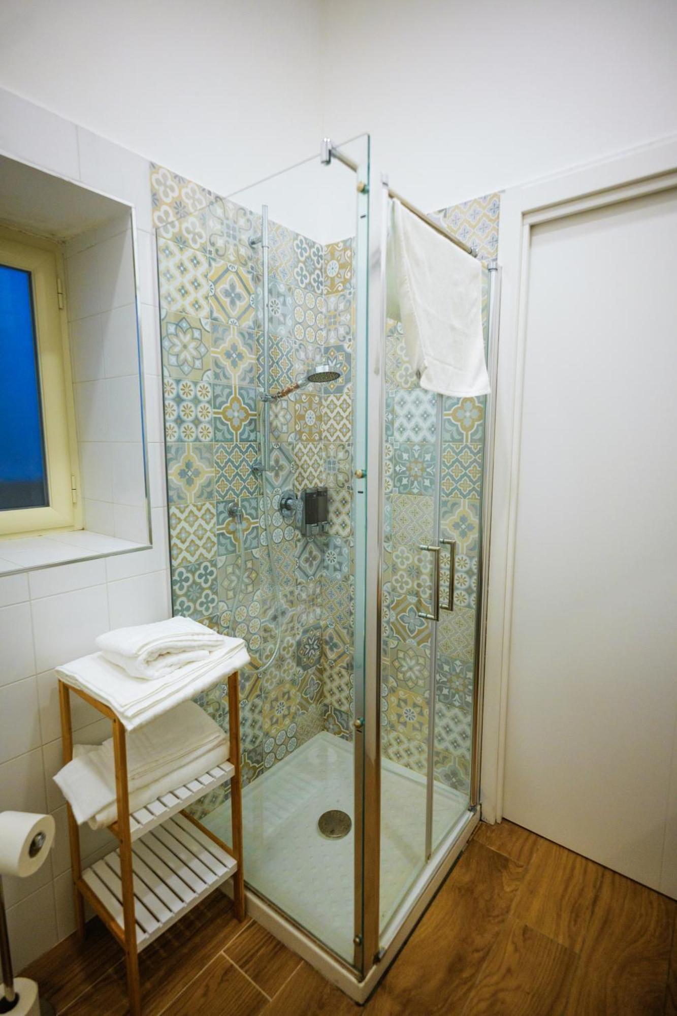 Terminal 1 Guest House نابولي المظهر الخارجي الصورة