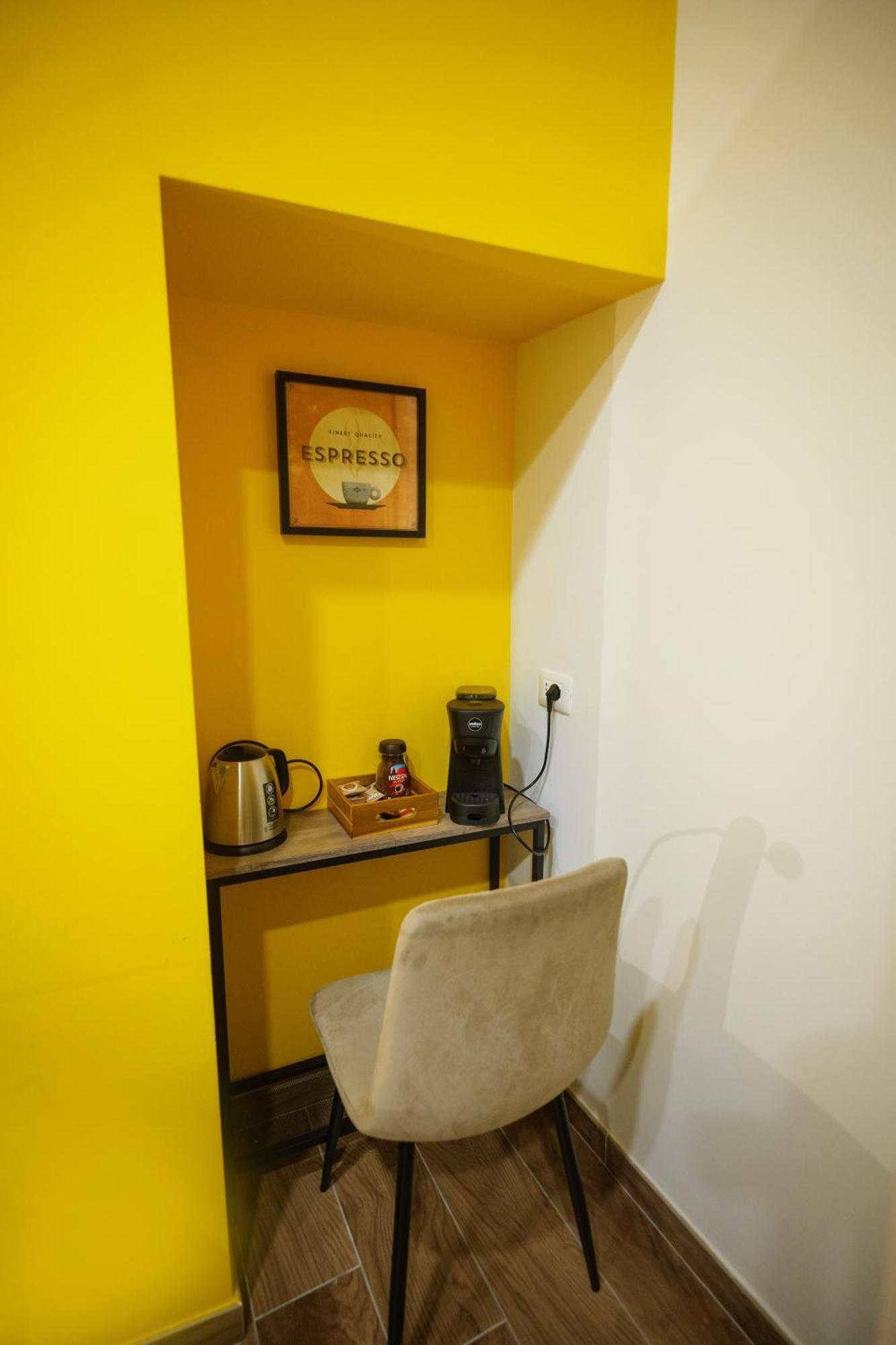 Terminal 1 Guest House نابولي المظهر الخارجي الصورة