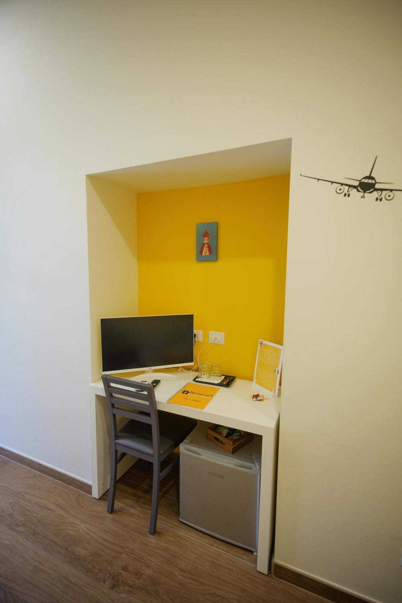 Terminal 1 Guest House نابولي المظهر الخارجي الصورة