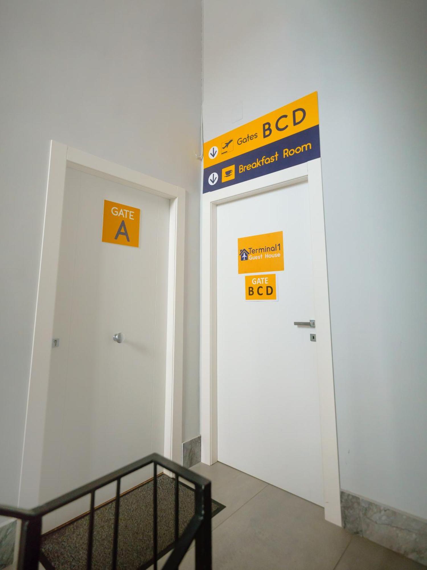 Terminal 1 Guest House نابولي المظهر الخارجي الصورة